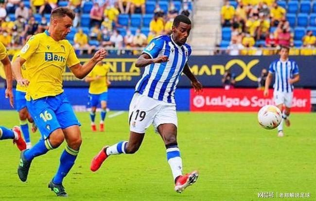 中展现出非 中展现出非